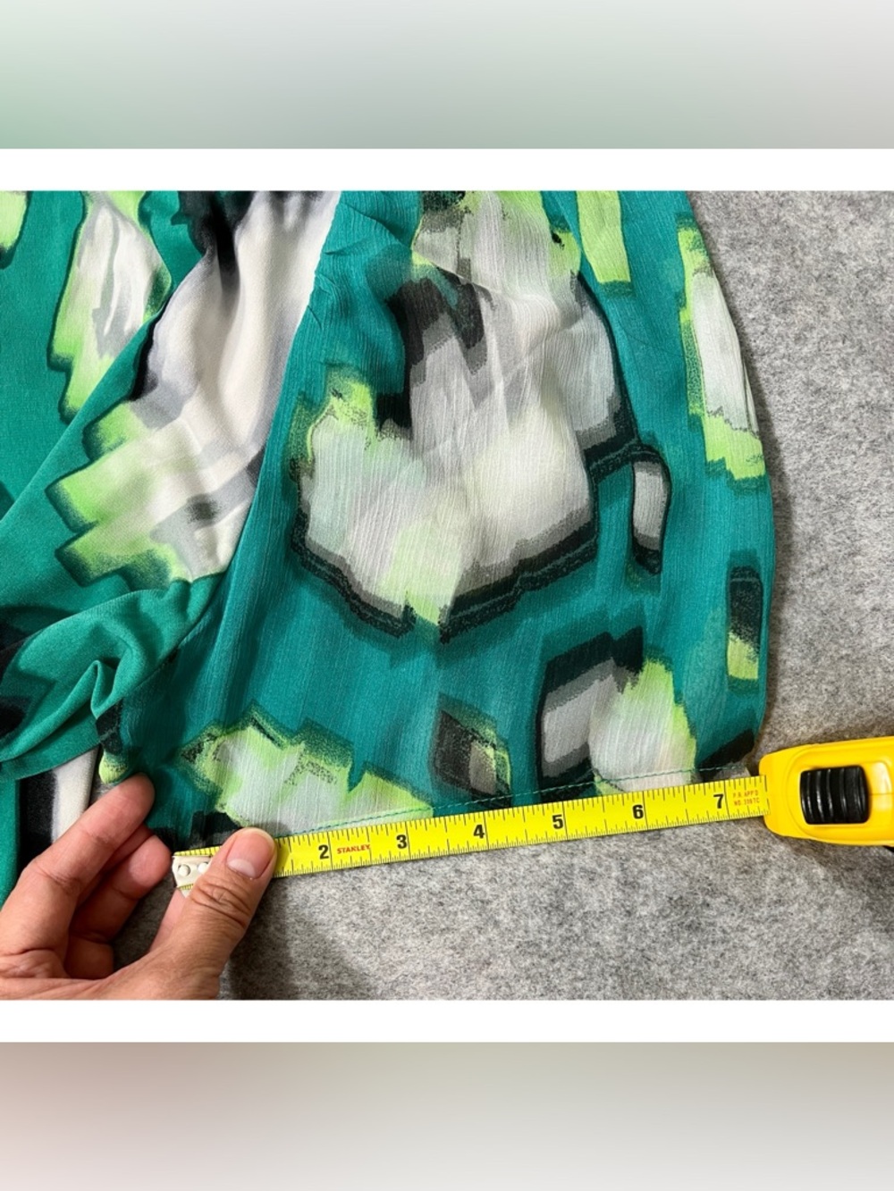 DKNY Green and Black Abstract Print Crewneck Top US Women’s XL EUC - Picture 10 of 12